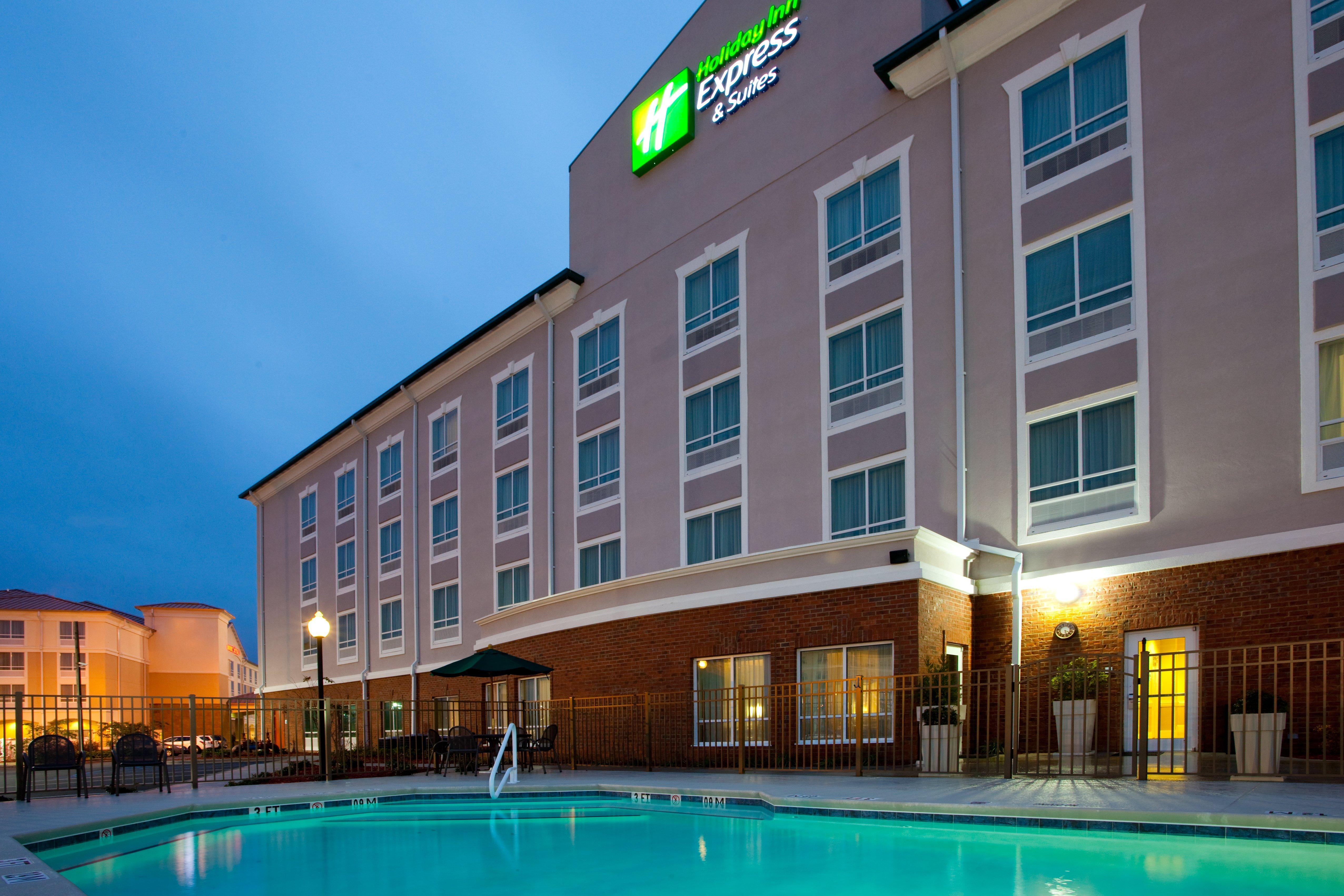 Holiday Inn Express & Suites - Valdosta, An Ihg Hotel Exterior photo